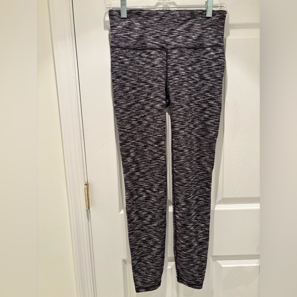 GAPFit Black & White Space-Dye Leggings with waist pocket - Blackout Technology